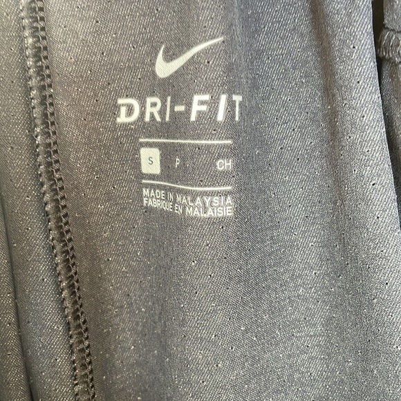 Nike dry fit running shorts - Picture 6 of 6